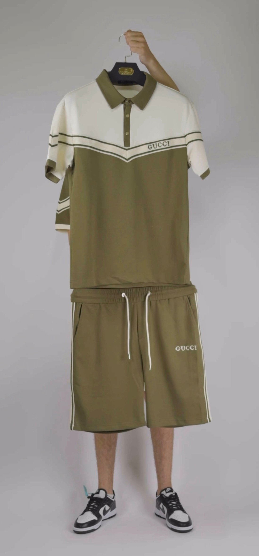 screenshot Ensemble Gucci 9641-2 – Image 1
